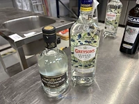 3 diverse flessen gin