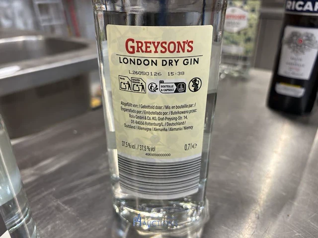 3 diverse flessen gin - afbeelding 6 van  7