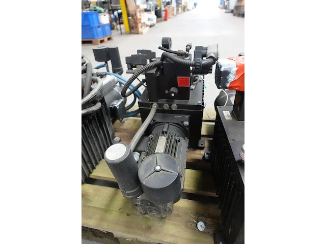 3 diverse hydroliekgroepen - afbeelding 10 van  12