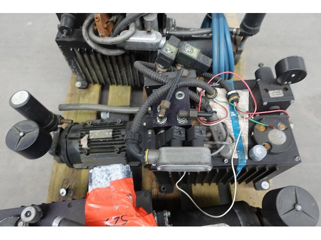 3 diverse hydroliekgroepen - afbeelding 8 van  12