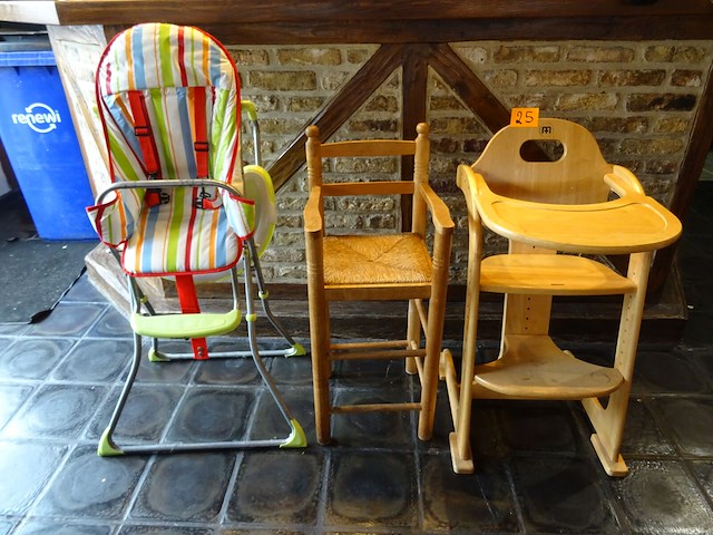 3 diverse kinderstoelen - afbeelding 1 van  4