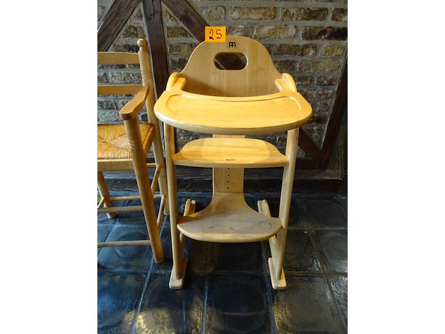 3 diverse kinderstoelen - afbeelding 2 van  4