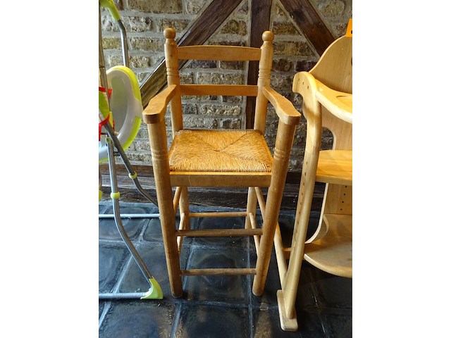 3 diverse kinderstoelen - afbeelding 3 van  4