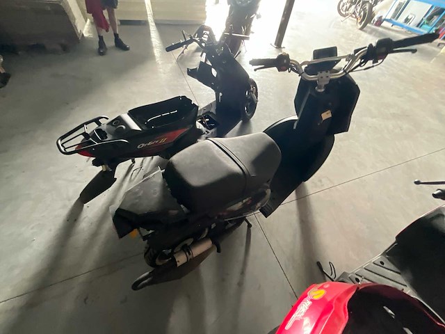 3 diverse motor motorfietsen - afbeelding 6 van  7