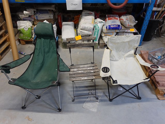 3 diverse stoelen - afbeelding 1 van  3