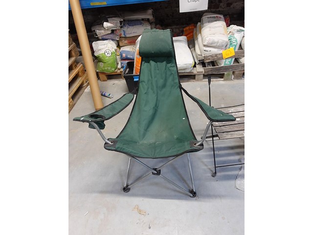3 diverse stoelen - afbeelding 2 van  3