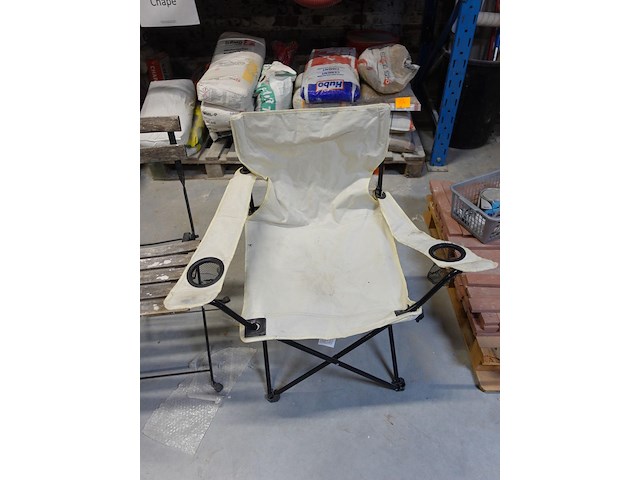 3 diverse stoelen - afbeelding 3 van  3