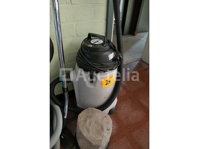 3 diverse stofzuigers - afbeelding 5 van  5