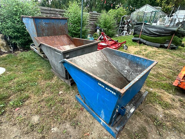 3 diverse stortcontainers - afbeelding 1 van  11
