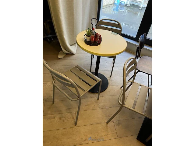 3 diverse tafels met 6 stoelen - afbeelding 2 van  20