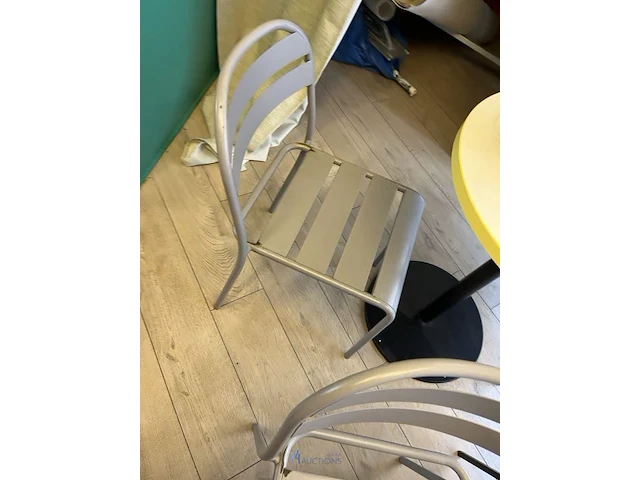 3 diverse tafels met 6 stoelen - afbeelding 3 van  20