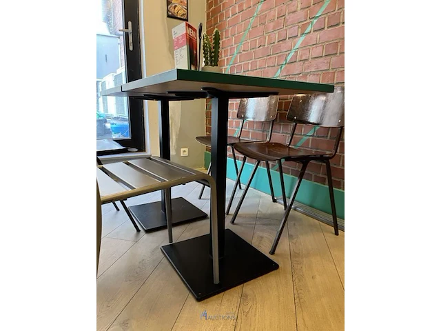 3 diverse tafels met 6 stoelen - afbeelding 10 van  20
