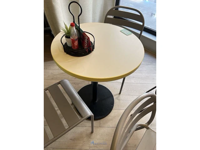 3 diverse tafels met 6 stoelen - afbeelding 14 van  20