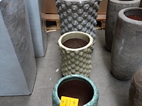 3 diverse vorstvrije terracotta vazen - afbeelding 1 van  4