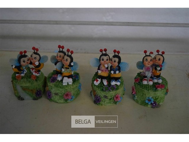 3 doosjes van 4 gedecoreerd potjes - afbeelding 1 van  4