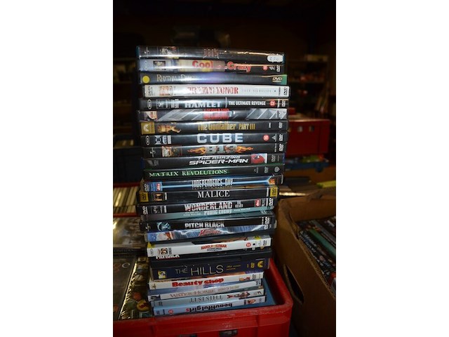 3 dozen en 1 kist gevuld met ca. 320 dvd's - afbeelding 3 van  7