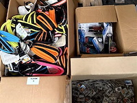 3 dozen, inh. partij div. huisdieren toebehoren