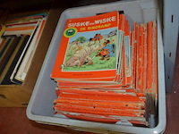 3 dozen met stripverhalen en boeken, 1 doos speelgoed - afbeelding 8 van  10