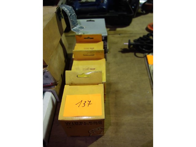 3 draadloze alarmsystemen en 2 rookmelders - afbeelding 1 van  2