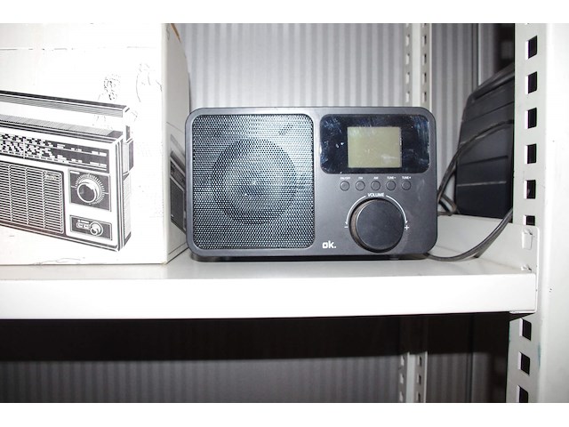 3 draagbare radio's - afbeelding 2 van  3