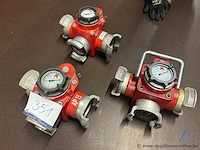 3 drukbegrenzers met manometers
