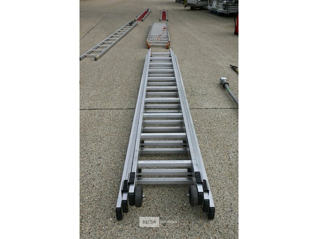 3-dubbele aluminium ladder - afbeelding 2 van  4
