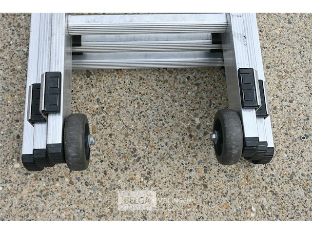 3-dubbele aluminium ladder - afbeelding 3 van  4