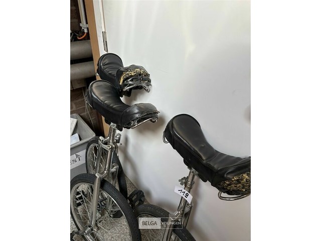 3 éénwielerfietsen - afbeelding 2 van  2