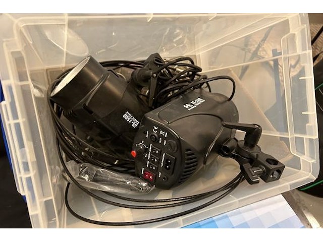 3 falcon eyes studio flash lights - afbeelding 2 van  5