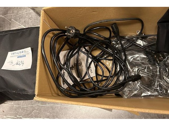 3 falcon eyes studio flash lights - afbeelding 3 van  5