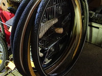 3 fietswielen en 4 fietskarwielen - afbeelding 1 van  2