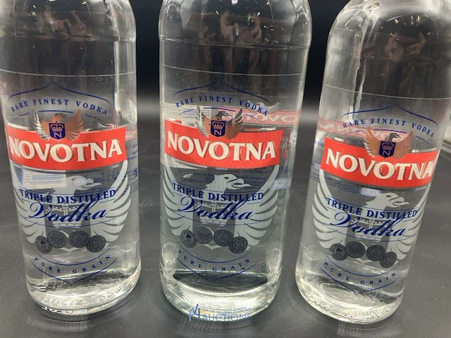 3 flessen diverse vodka - afbeelding 2 van  3