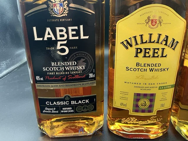 3 flessen diverse whisky - afbeelding 2 van  3