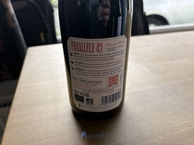 3 flessen rode wijn parallele 45 - afbeelding 3 van  4