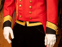 3 footmen van het belgisch koningshuis - afbeelding 8 van  26