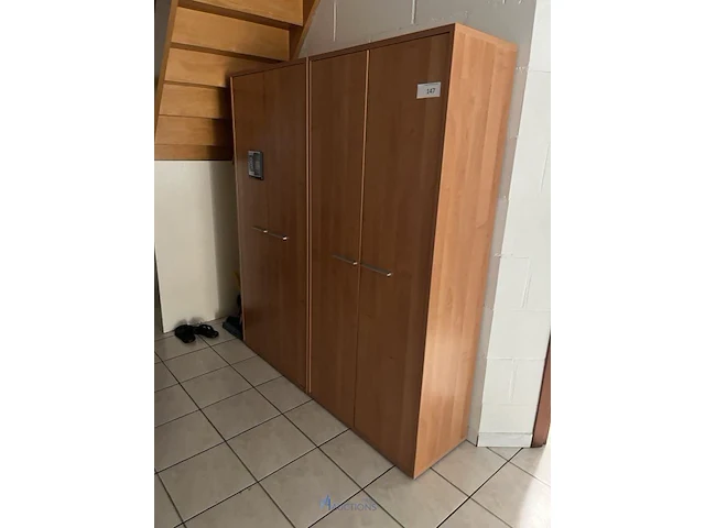 3 formica kasten met poetsmateriaal - afbeelding 1 van  3