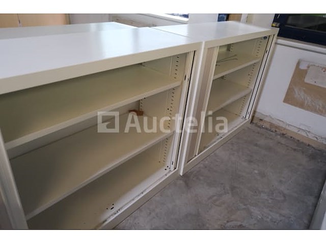 3 gesloten kasten - afbeelding 1 van  4