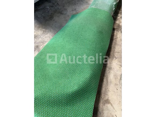 3 glazen tafels - 1 blauwe krat - 1 synthetische mat - afbeelding 3 van  7