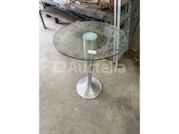 3 glazen tafels - 1 blauwe krat - 1 synthetische mat - afbeelding 5 van  7