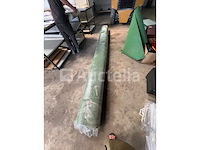 3 glazen tafels - 1 blauwe krat - 1 synthetische mat - afbeelding 6 van  7