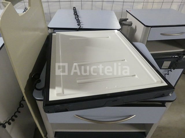 3 haelvoet bedside advanced medische nachtkastjes met geïntegreerde koelkast (lot 009 bis) - afbeelding 8 van  8