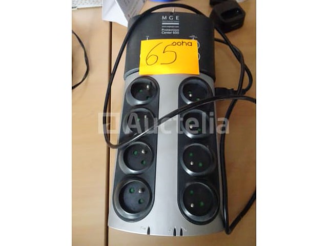 3-handset multi-socket omvormer - afbeelding 2 van  3