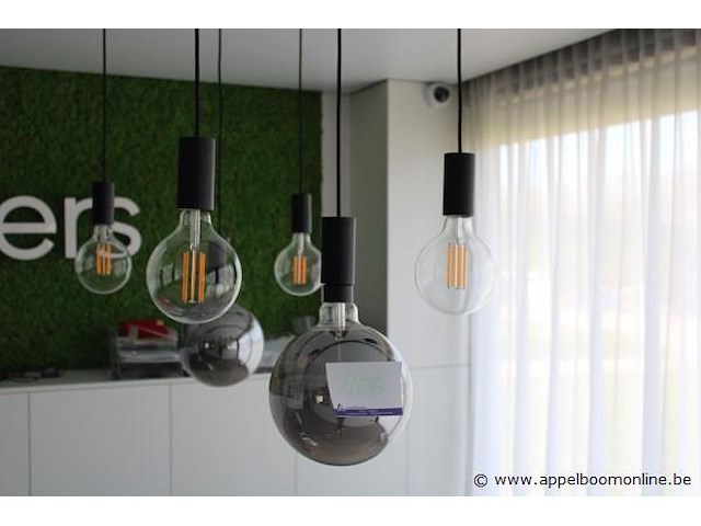 3 hanglampen (zonder railsysteem) - afbeelding 1 van  1