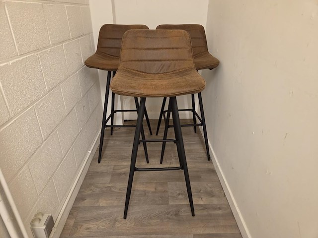 3 hoge stoelen - afbeelding 2 van  5