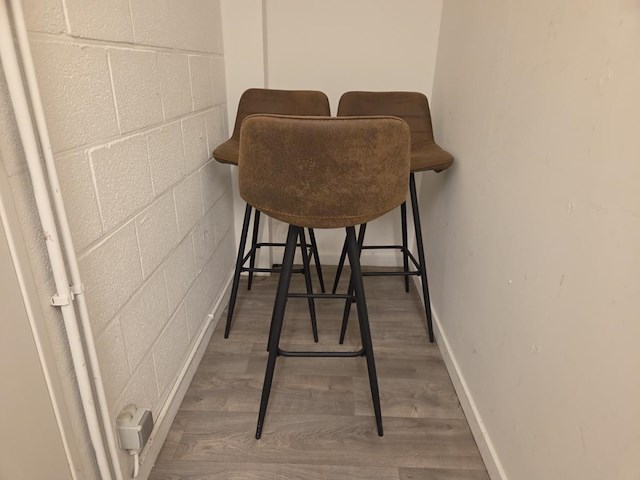 3 hoge stoelen - afbeelding 5 van  5