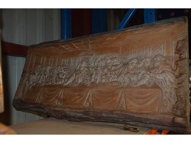 3 houten beeldjes, houtsnijwerk , ovale spiegel in goudkleurige kader, diverse schilderijen en wandversieringen - afbeelding 3 van  15