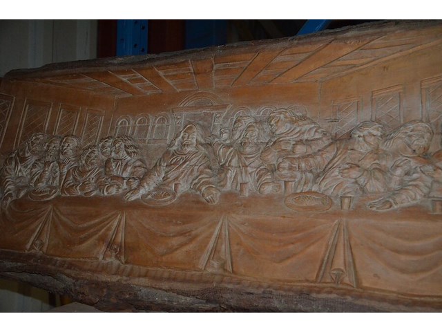 3 houten beeldjes, houtsnijwerk , ovale spiegel in goudkleurige kader, diverse schilderijen en wandversieringen - afbeelding 4 van  15