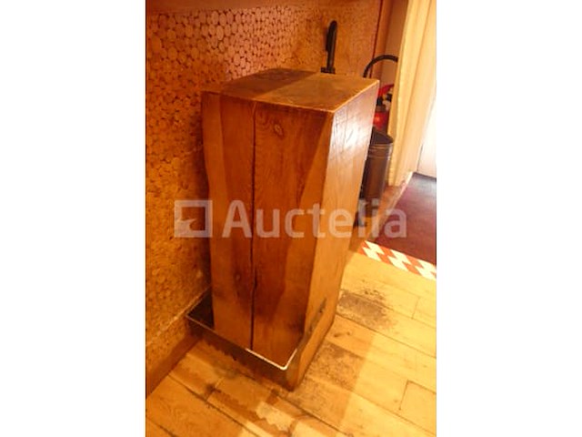 3 houten krukken - afbeelding 2 van  4