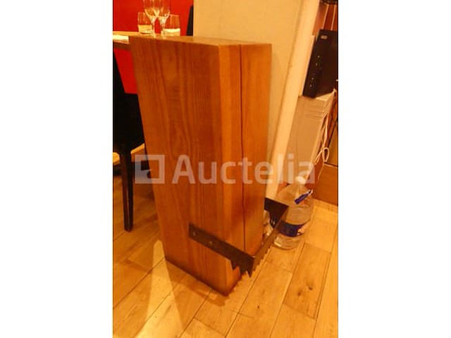 3 houten krukken - afbeelding 3 van  4