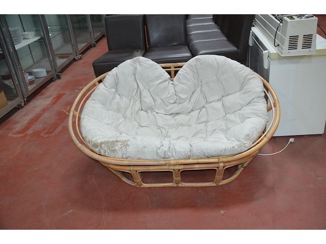 3 houten staantafels afm. 70x70x110cm , ligstoel hout, 8 barstoelen bruin leder mar meubelen (1,8,30) - afbeelding 5 van  12